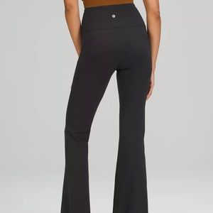 Lululemon Groove Super-High-Rise Flared Pant Nulu